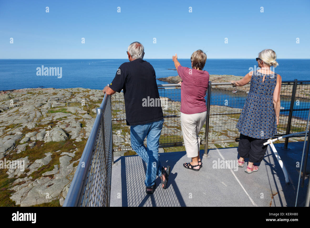 Vinga vinga Insel mit Leuchtturm und Leuchtfeuer, eine sehr schöne und interessante Insel in den Schären von Göteborg. Ein Besuch lohnt sich. Anreise mit dem Schiff. Stockfoto