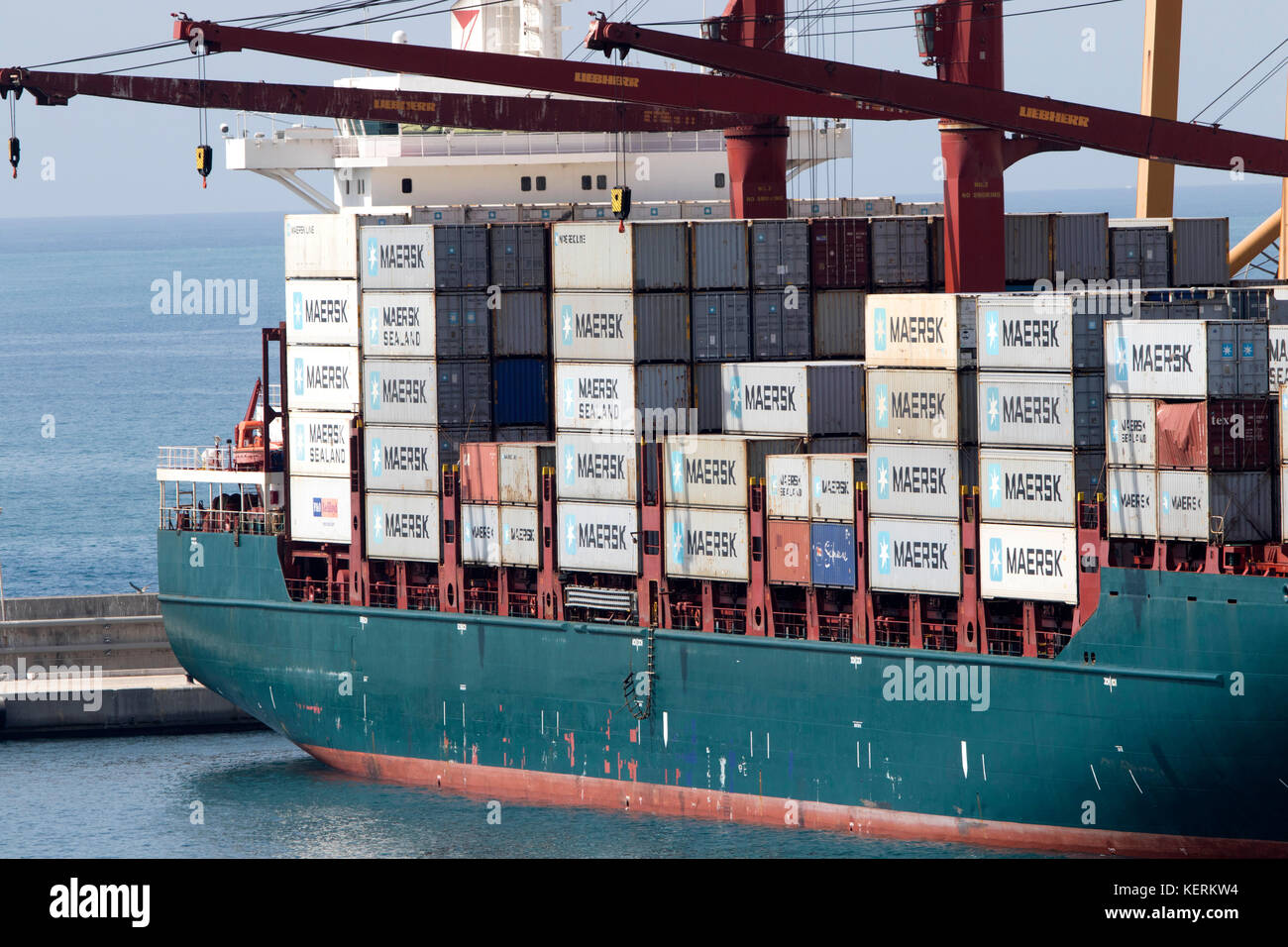 Jona Containerschiff verladen Maersk Container im Hafen Malaga in Spanien Stockfoto