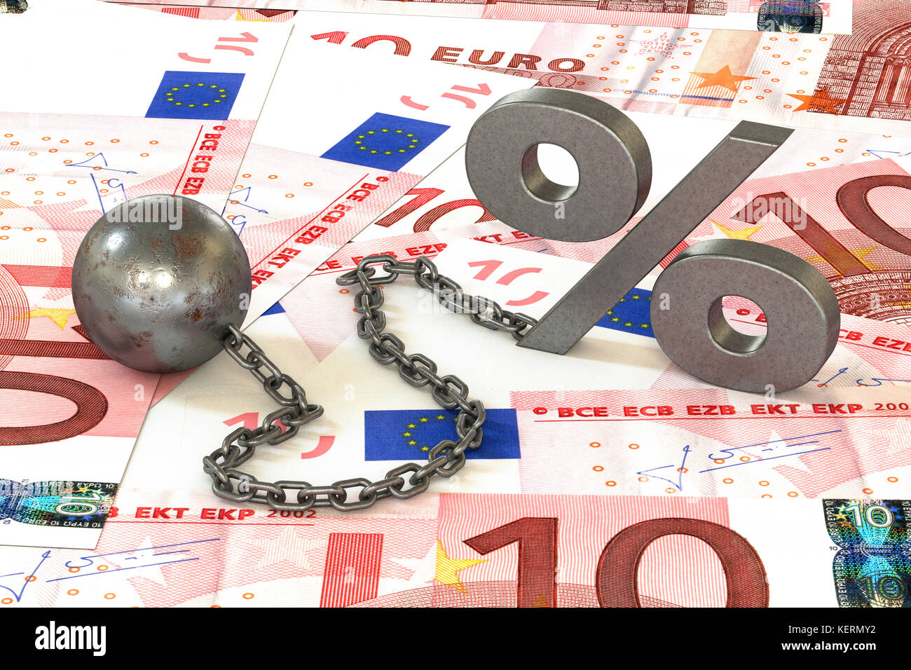 Rost Bügeleisen Kugel und Kette, mit der die Manschette hängenden Prozent Symbol auf Euro Banknoten Hintergrund. Das Konzept der Schuld mit einem hohen Zinssatz. Stockfoto