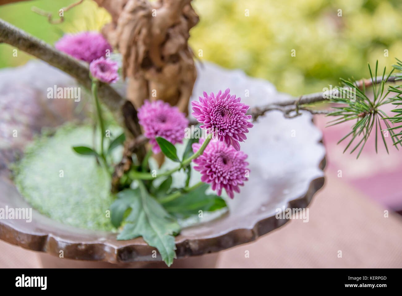 Nahaufnahme eines chinesischen Blumenarrangements Stockfoto