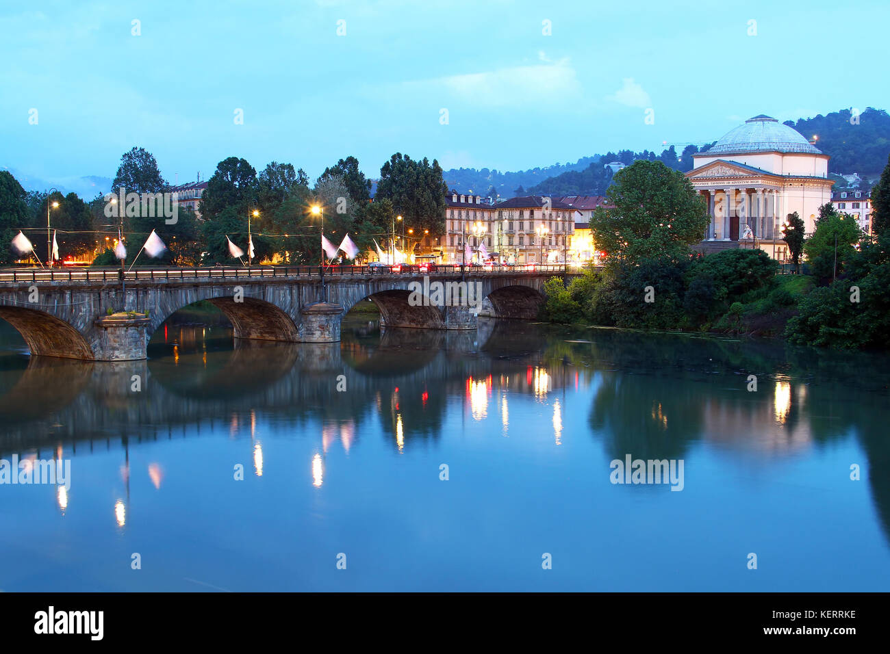 Vittorio Emanuele i Brücke über Fluss Po und die Kirche von Gran Madre di Dio, Turin, Italien Stockfoto