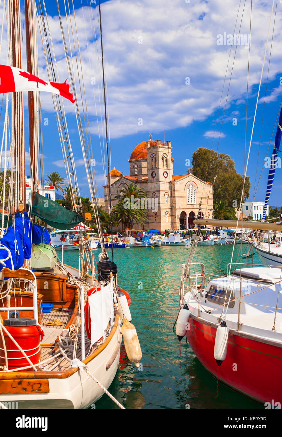 Traditionelle Griechenland - Aegina Island mit malerischen Hafen. Saronische Inseln Stockfoto