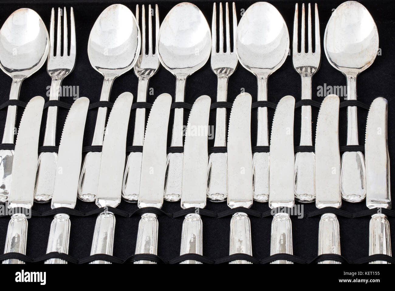Eingestellt von Küchengeräten. Edelstahl Messer, Gabel und Löffel Suppe. Stockfoto