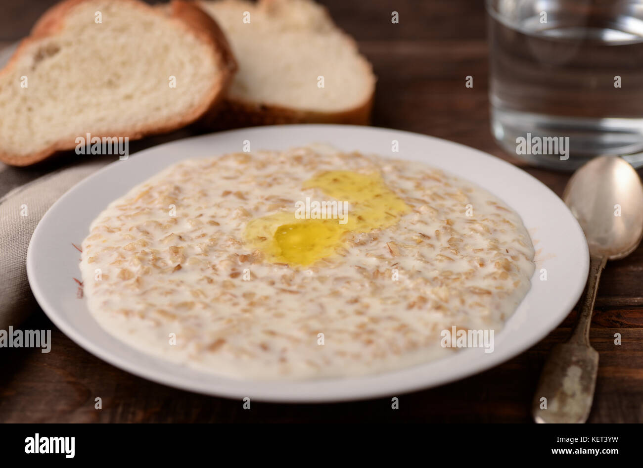 Stillleben mit haferflockenbrei. rustikalen Stil. Stockfoto