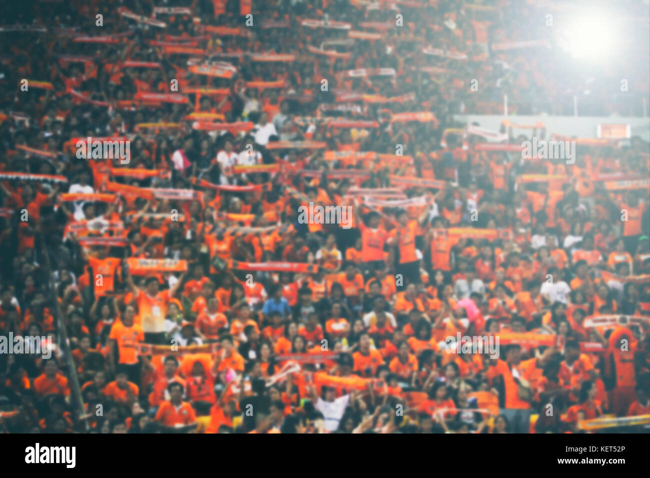 Verschwommen Von Fussballfans In Einem Match Und Zuschauer An Fussball Stadion Stockfotografie Alamy