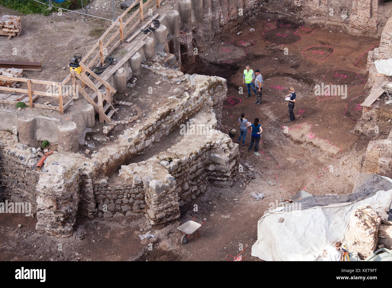 Europa, Deutschland, Köln, auf einer Baustelle im Antonitre-Viertel wurden die Reste eines Steinhauses aus den Anfängen Kölns gefunden. Eur Stockfoto