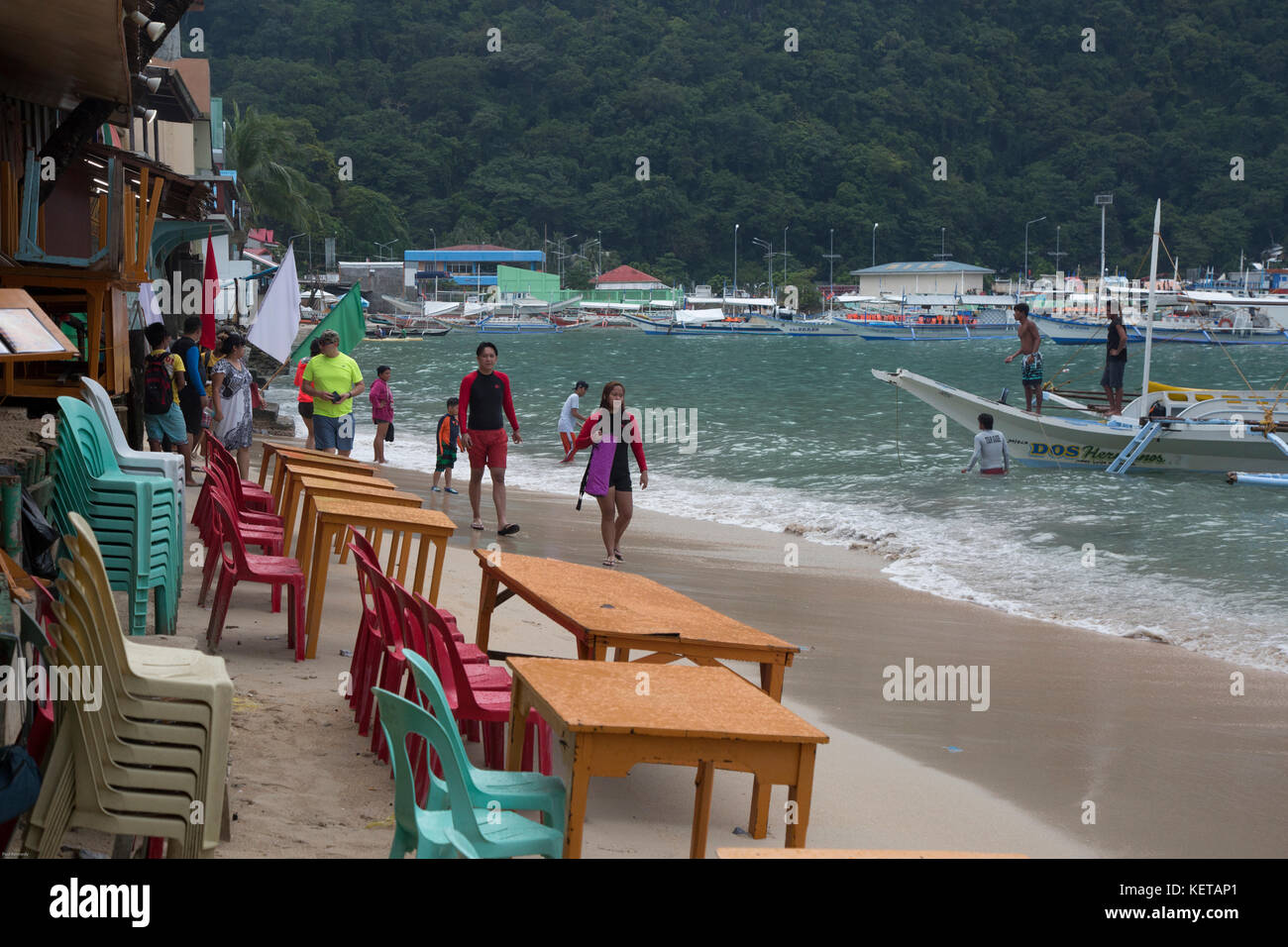 Beach Szene während der Regenzeit in El Nido, Palawan Stockfoto