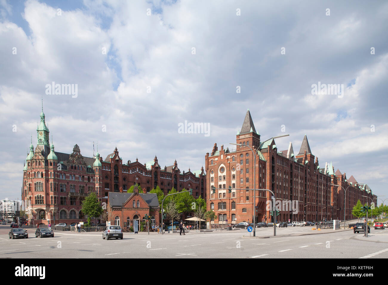 HafenCity Hall in Speicherstadt, HafenCity, hamburg, deutschland, europa I sogenanntes Hafenrathaus mit Seezeichen, Speicherstadt, HafenCity, H Stockfoto