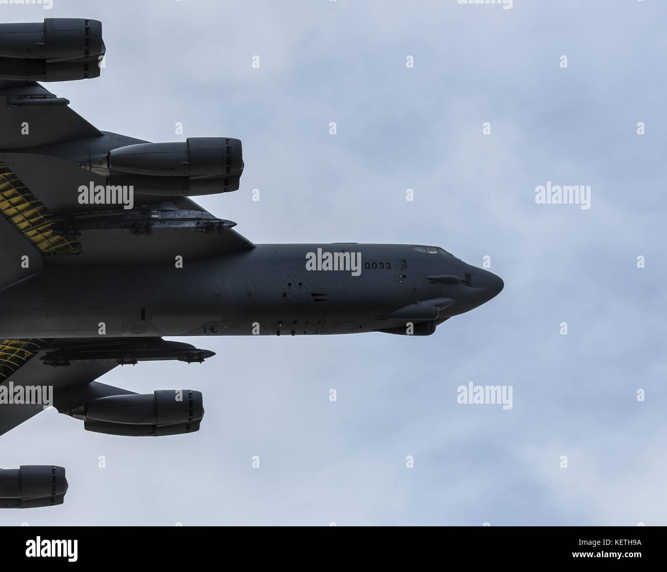 Us Air Force B-52 Stratofortress zieht aus Andersen Air Force Base (AFB), Guam, Nov. 24, 2016. Stockfoto