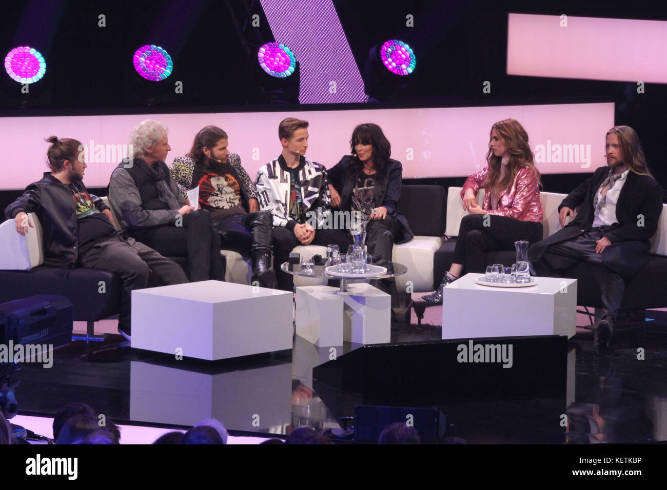 ZDF TV 'NENA SHOW - nichts versäumt' im mehr Theater Hamburg. Mit: Philipp Palm, Simeon Joel Palm, Nena, Sakias Kerner, Larissa Freitag, Christopher Daniel Freitag, Samuel Vincent Palm, Thomas Gottschalk Wo: Hamburg, Deutschland Wann: 22 Sep 2017 Credit: Becher/WENN.com Stockfoto