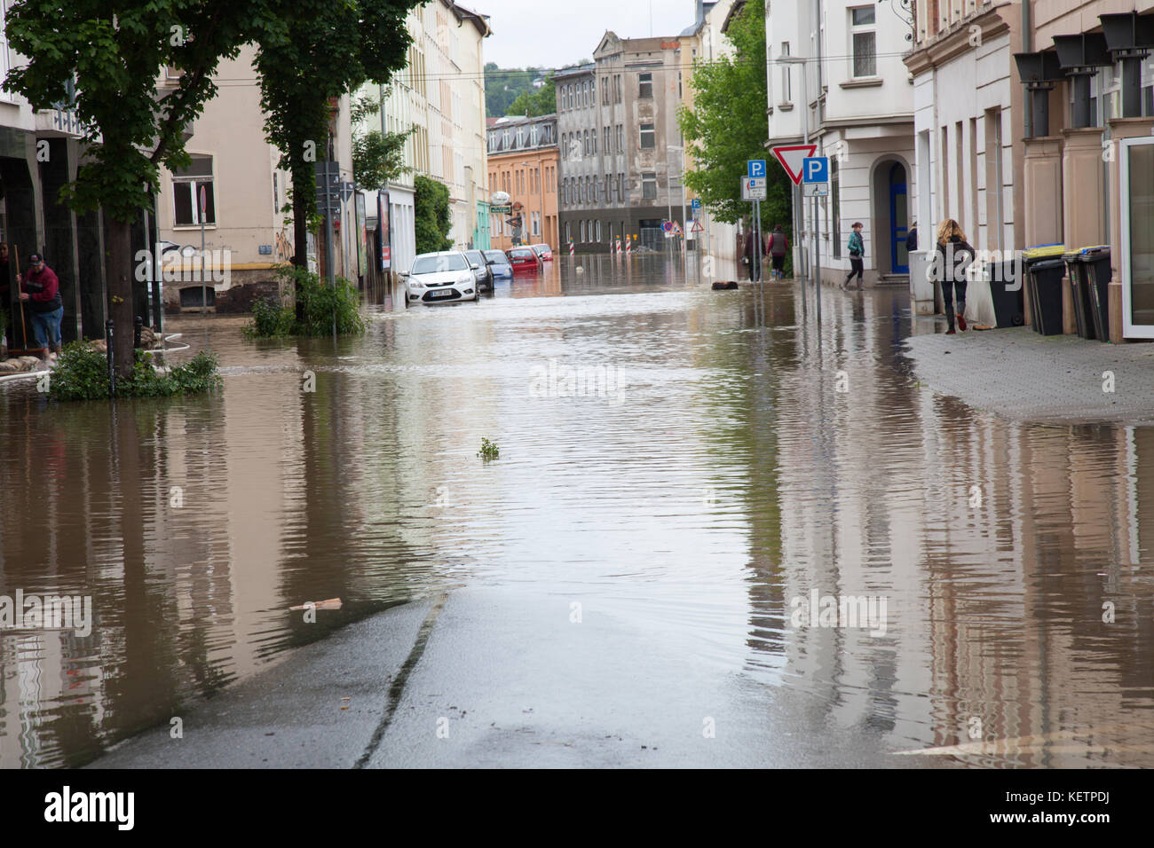 GERA, Deutschland - Juni 03, 2016: Hochwasserschutz in der Stadt Gera im Juni 2016 Stockfoto