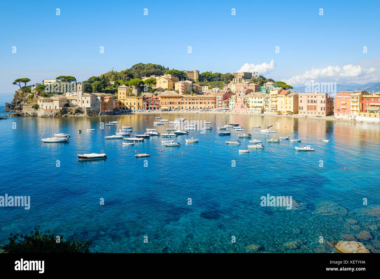 Die Bucht der Stille und der Blick über die Altstadt von Sestri Levante an der italienischen Riviera, Ligurien, Italien Stockfoto