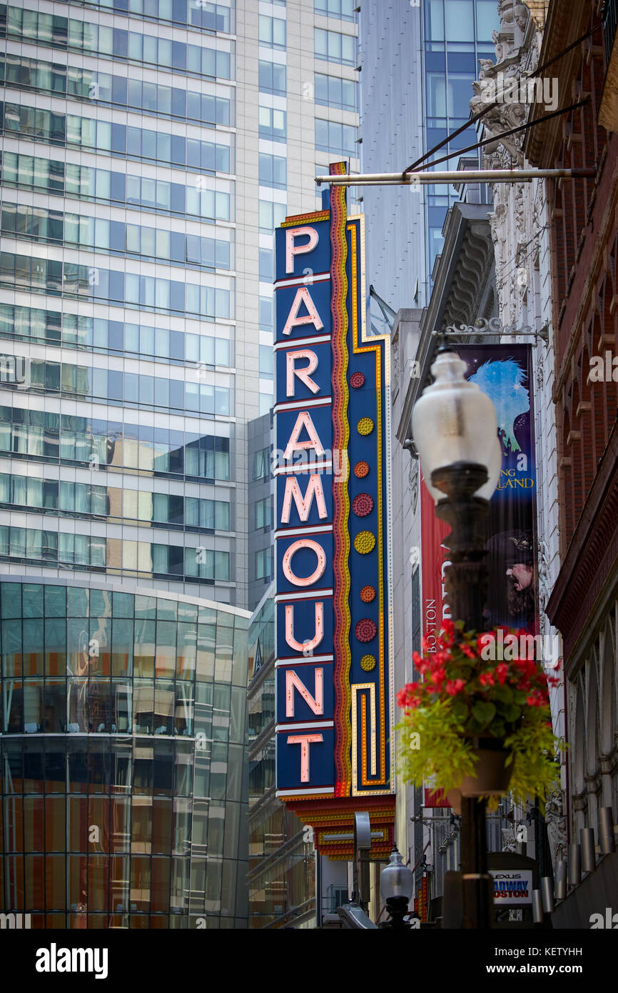Boston Massachusetts New England Nordamerika USA, Stoßfänger Straßenschild Paramount Theater Kino Washington Street Stockfoto