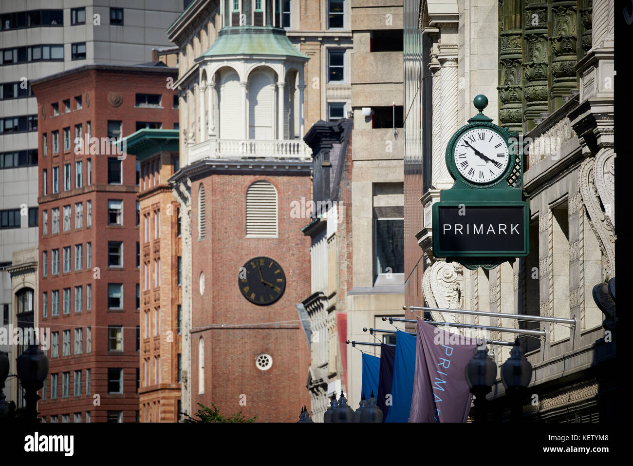 Boston Massachusetts New England Nordamerika USA, Stoßfänger Straßenschild Primark in der Washington Street Stockfoto
