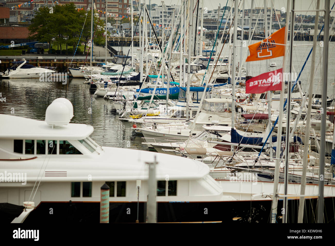 Boston Massachusetts New England Nordamerika USA, Verfassung Marina aus Washington Street Bridge Stockfoto