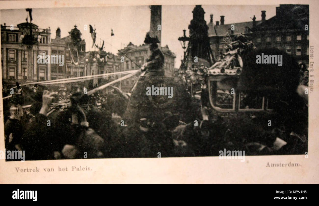 Eine Postkarte, die einen Besuch des französischen Präsidenten Fallières bei einem Damm zeigt. Dieses Bild spiegelt die historische Bedeutung des Besuchs wider und zeigt die Dammstruktur und ihre Bedeutung während des frühen 20. Jahrhunderts. Stockfoto