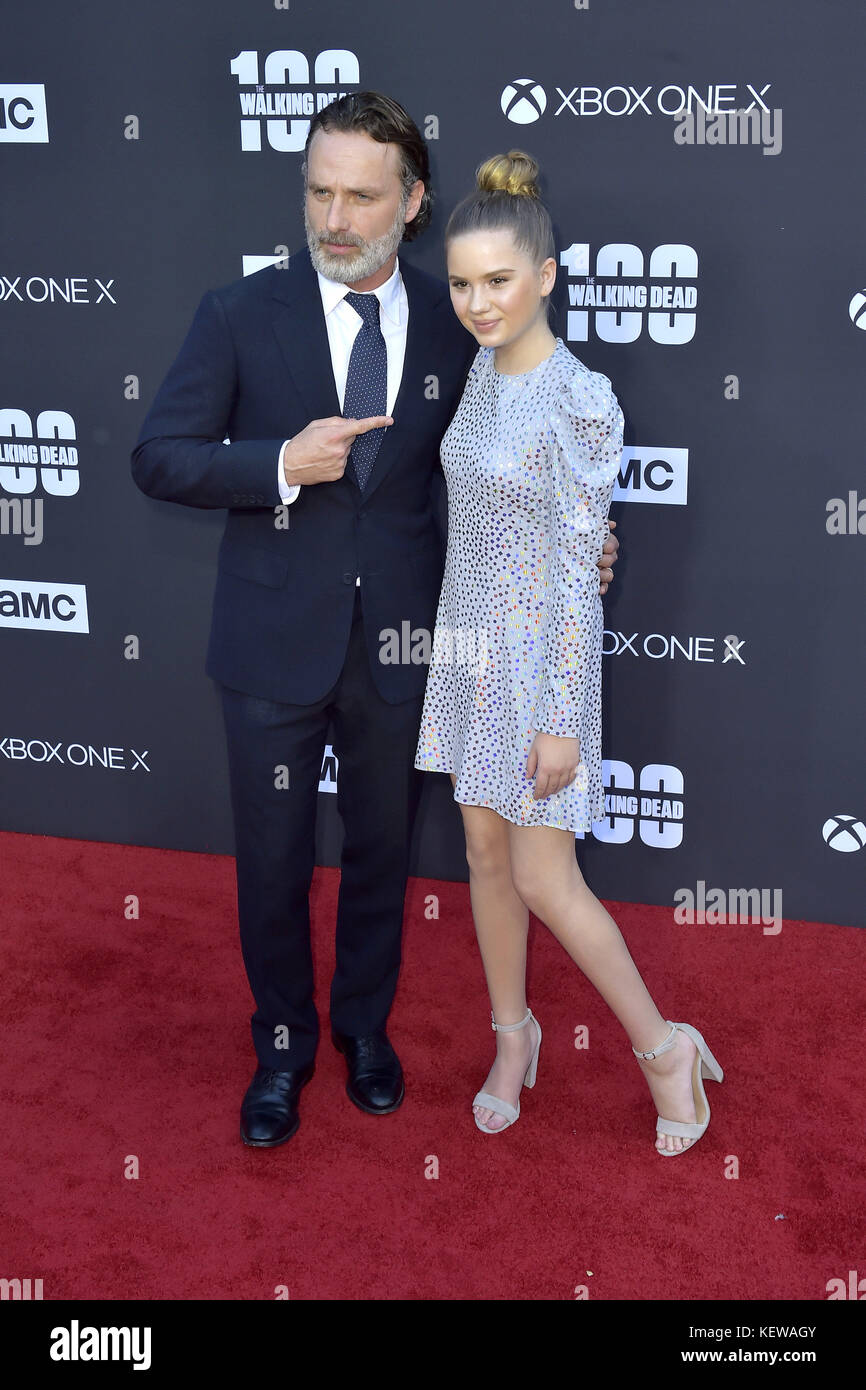 Andrew Lincoln und Kyla kenedy Besuchen der AMC "The Walking Dead" Jahreszeit 8 Premiere und die 100. episode Feier an der griechischen Theater am 22. Oktober 2017 in Los Angeles, Kalifornien. | Verwendung weltweit Stockfoto