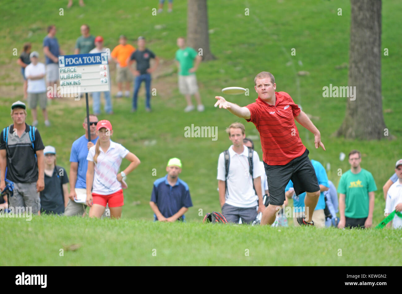 Nate Doss ist eine professionelle Scheibe Golfspieler, die derzeit den vierten Platz in der Welt.[1] Doss hat drei Weltmeisterschaften (2005, 2007, 2011) gewonnen Stockfoto