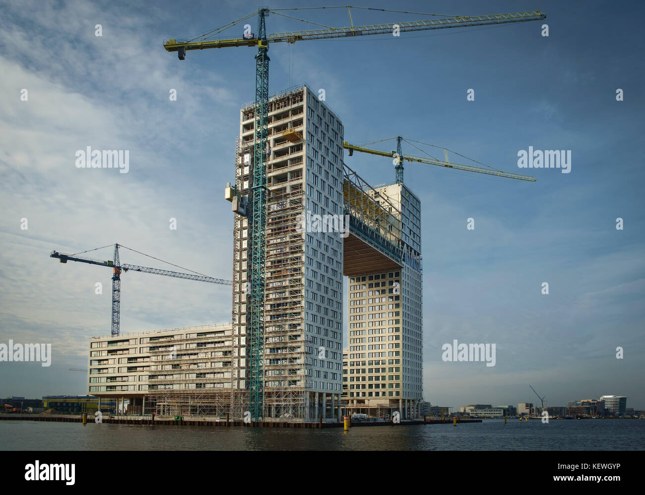 Die Pontsteiger Appartement Gebäude im Bau, westlichen Hafengebiet, Amsterdam, Niederlande Stockfoto