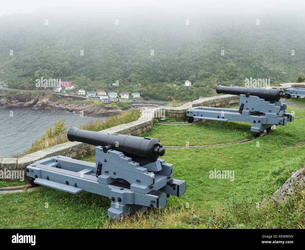 32-Pfünder Long Guns, Signal Hill National Historic Site, St. John's, Neufundland, Kanada. Stockfoto