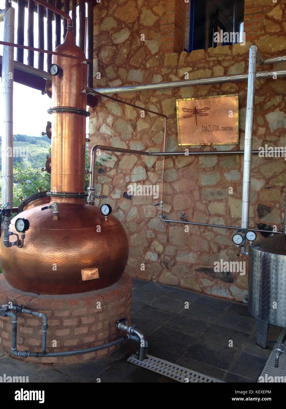 Cachaca: schöne Kupfer pot still für das Destillieren von Cachaca Stockfoto