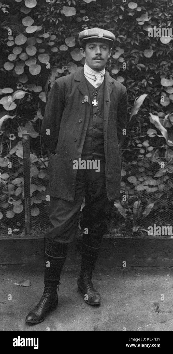 Dorando Pietri, ein italienischer Langstreckenläufer, ist vor allem für sein dramatisches Ziel beim Olympischen Marathon 1908 bekannt, bei dem er in der Nähe der Ziellinie zusammenbrach und das Rennen nicht ohne Hilfe abschließen konnte. Trotzdem wurde er ein Held in Italien. Stockfoto