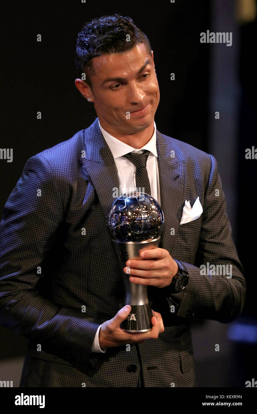 Cristiano Ronaldo erhielt die Auszeichnung für FIFA-Spieler des Jahres bei den besten FIFA Football Awards 2017 im Palladium Theatre, London. Stockfoto