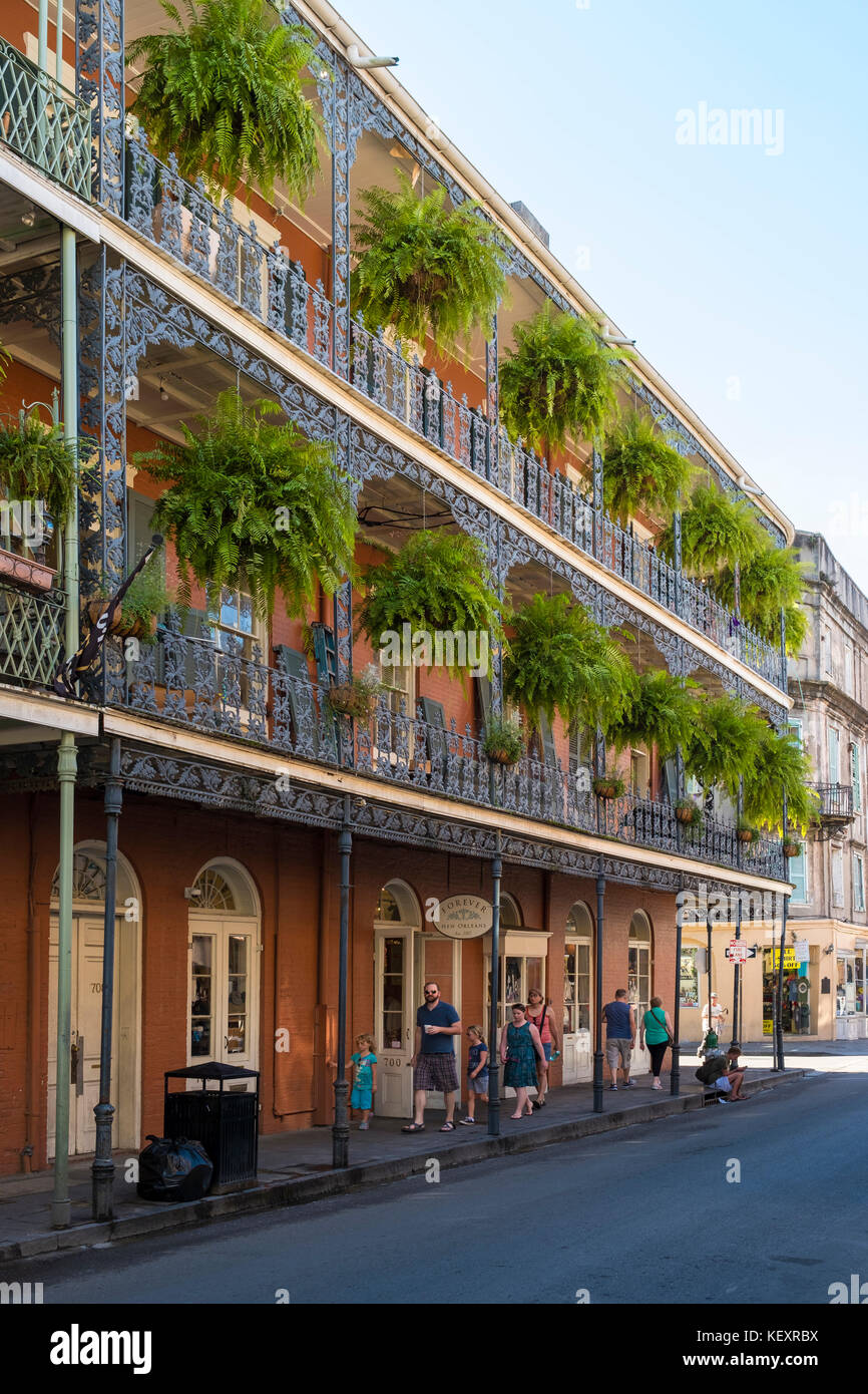 USA, Louisiana, New Orleans. French Quarter Balkone auf Royal Street. Stockfoto