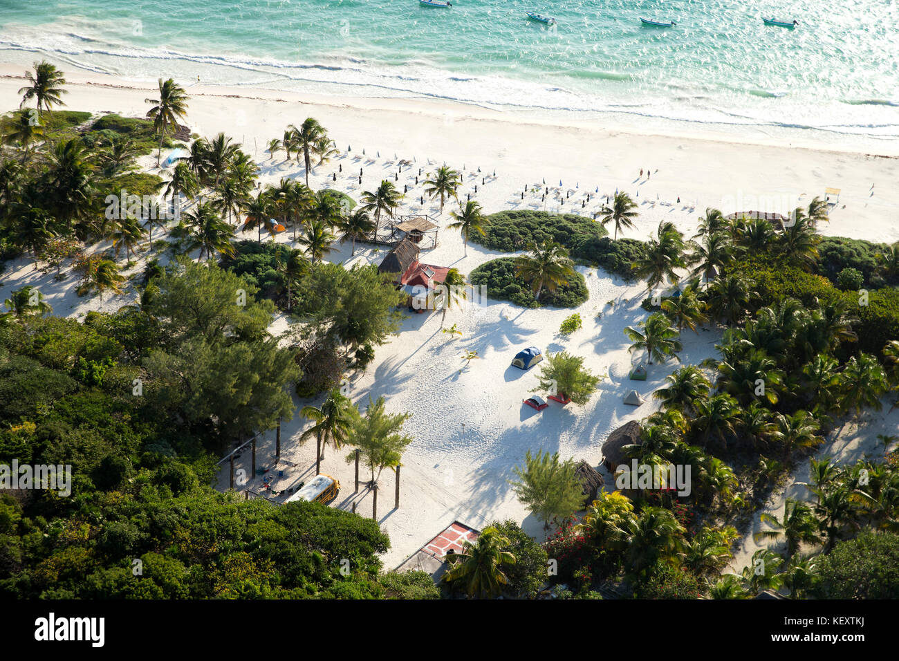 Luftaufnahme von Riviera Maya Strand und Touristenort, Quintana Roo, Mexiko Stockfoto