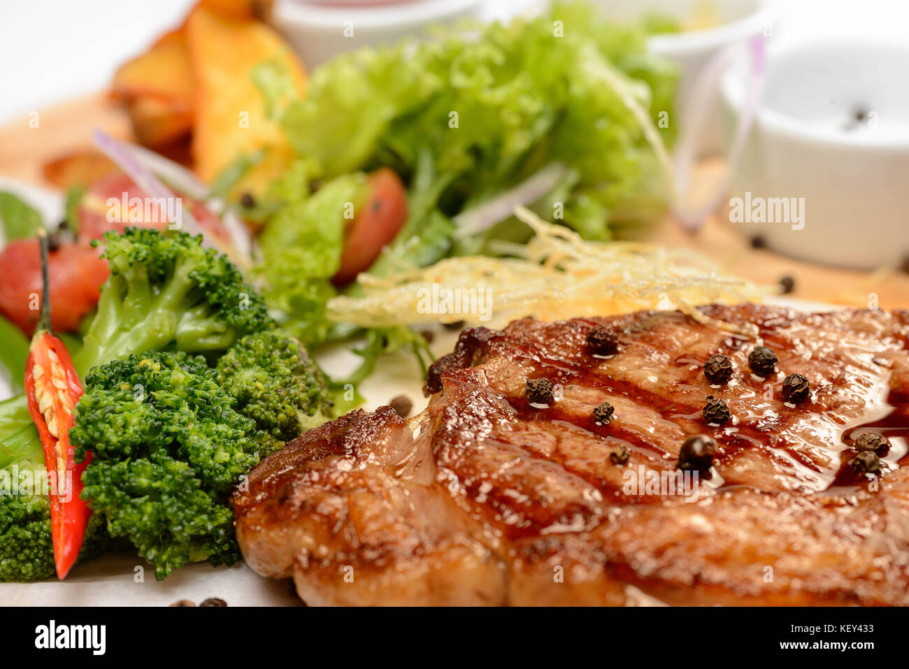 Steak mit Gemüse Stockfoto