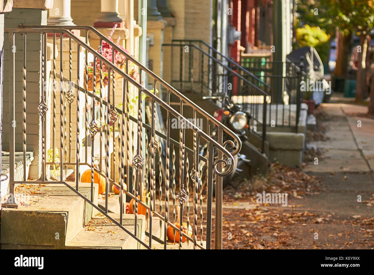 Typische Straße mit Veranden, Lancaster, Pennsylvania, USA Stockfoto