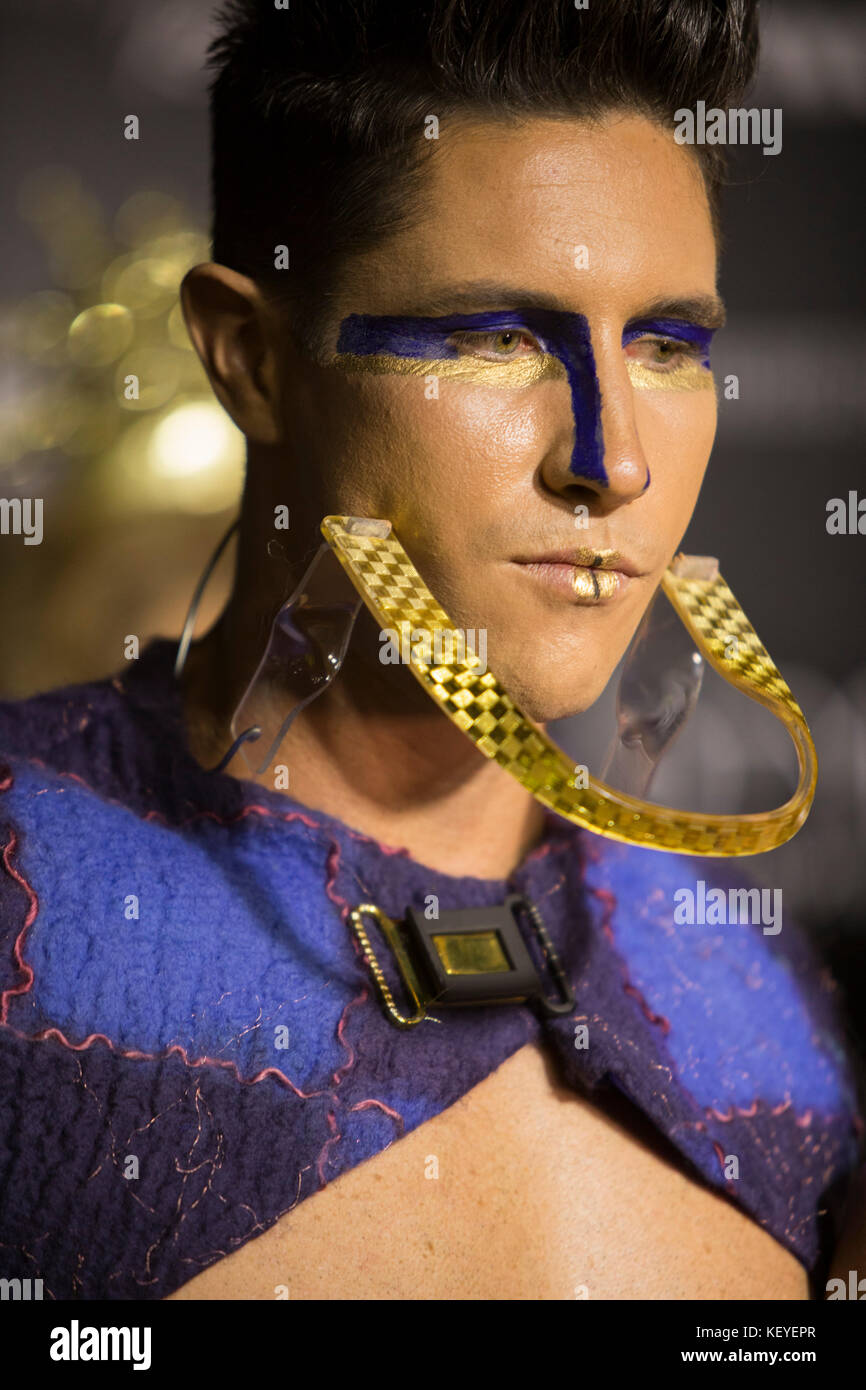 Modell auf dem roten Teppich, Style Fashion Week, Pacific Design Center, West Hollywood, Los Angeles, Kalifornien, USA Stockfoto