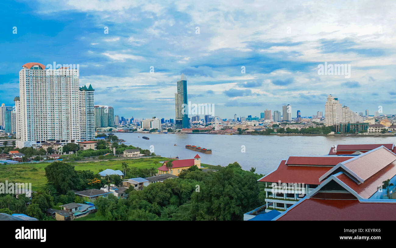 Landschaft des Flusses in die Stadt Bangkok mit blauem Himmel. Stockfoto