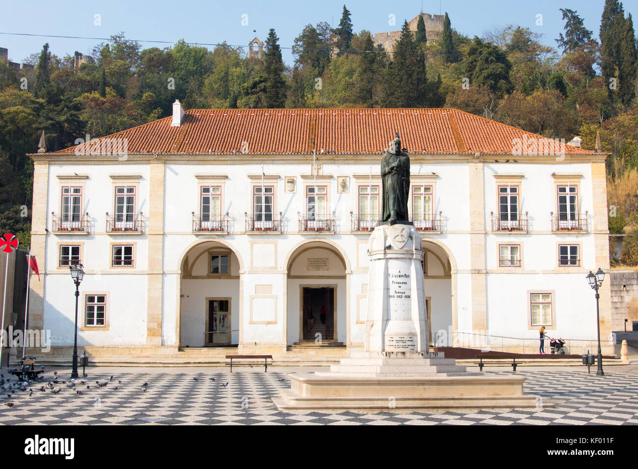 Statue von Templar Gründer von Tomar, Gualdim Pais und Kloster von Christus, Tomar, Provinz Ribatejo, Portugal Stockfoto