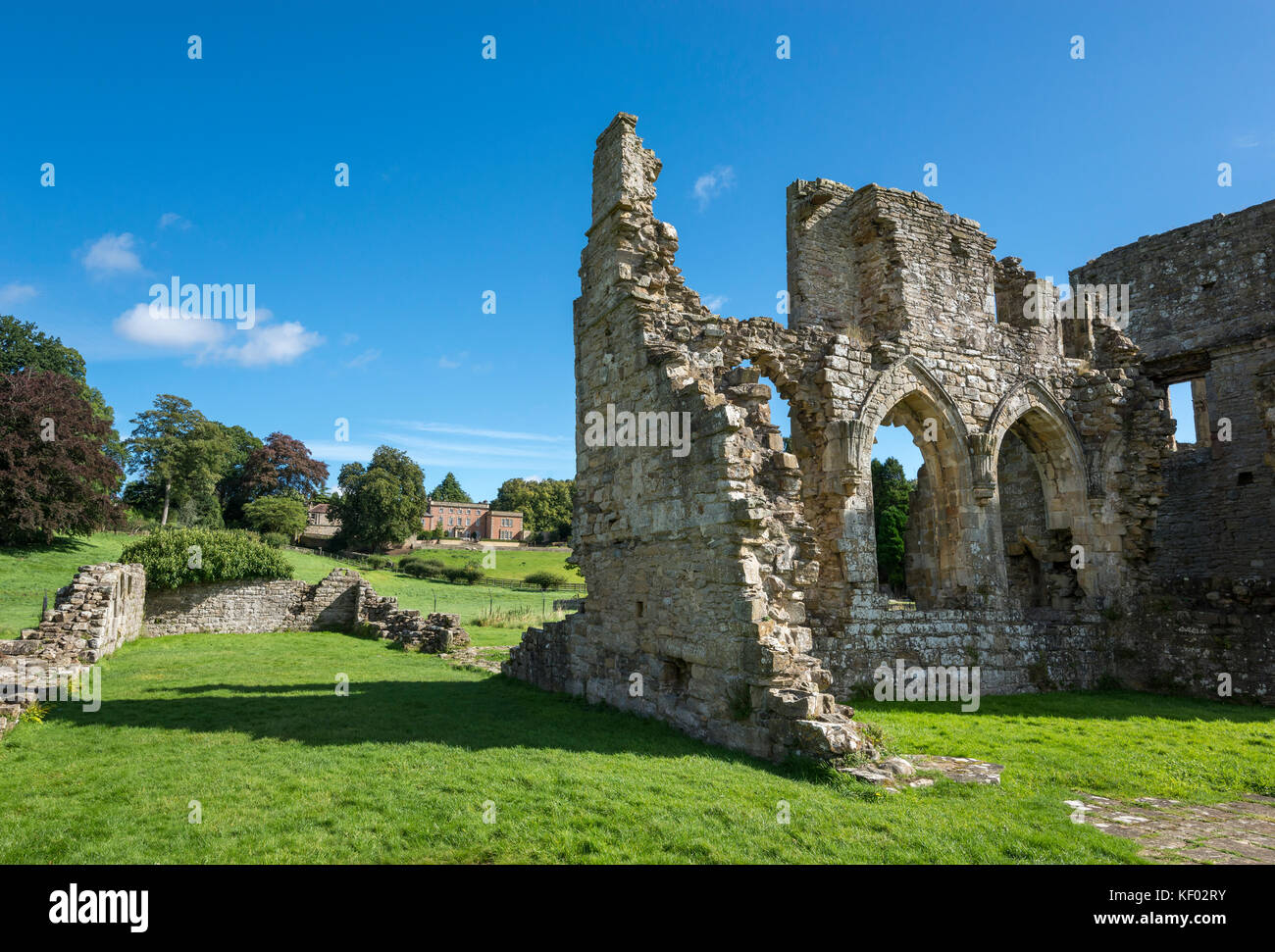 Die schönen Ruinen der Easby Abbey in der Nähe von Richmond in North Yorkshire, England. Stockfoto