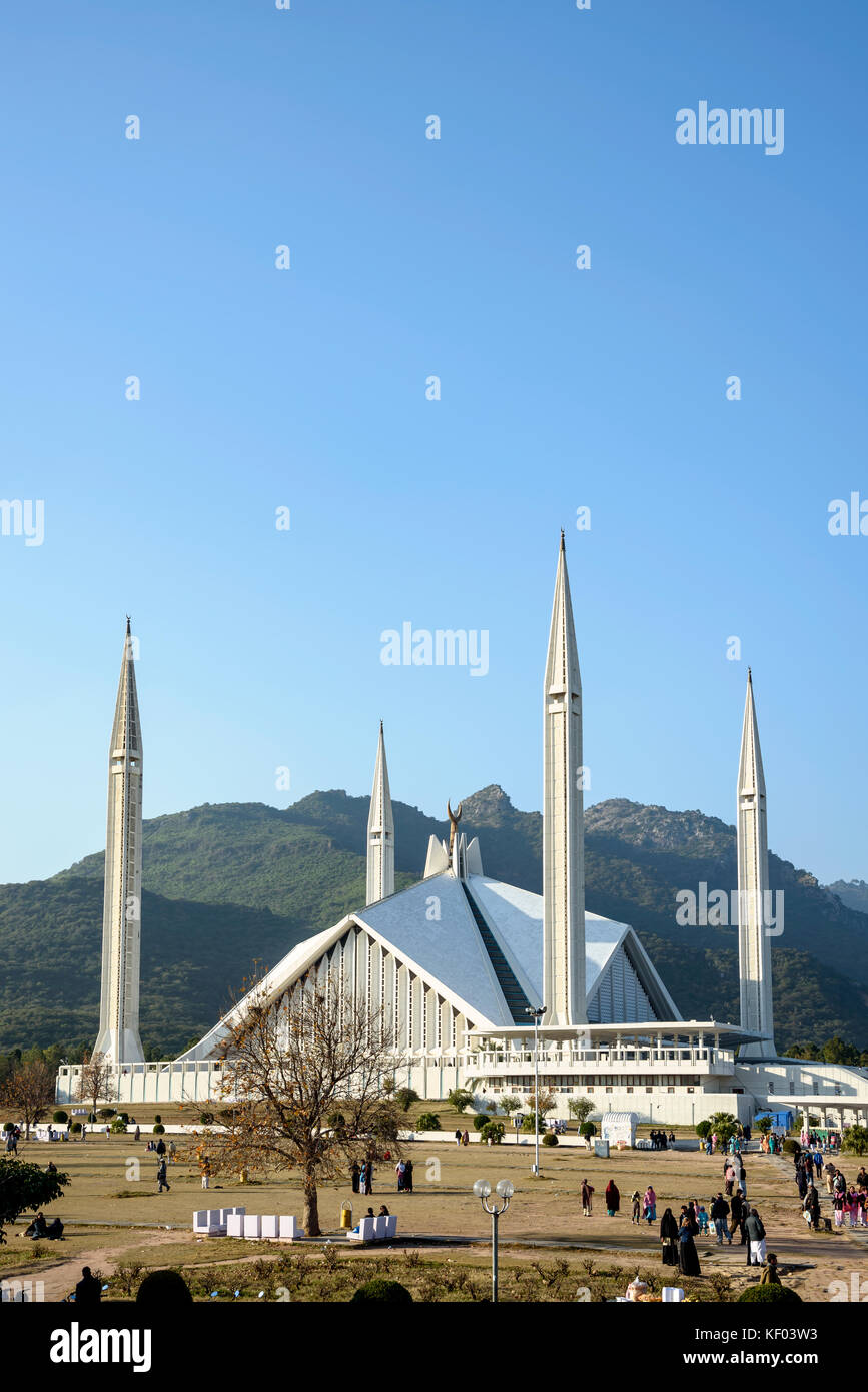 Faisal-moschee in Islamabad in Pakistan ist wie ein Beduinenzelt, die von vier hohen Minaretten umgeben geprägt. Stockfoto