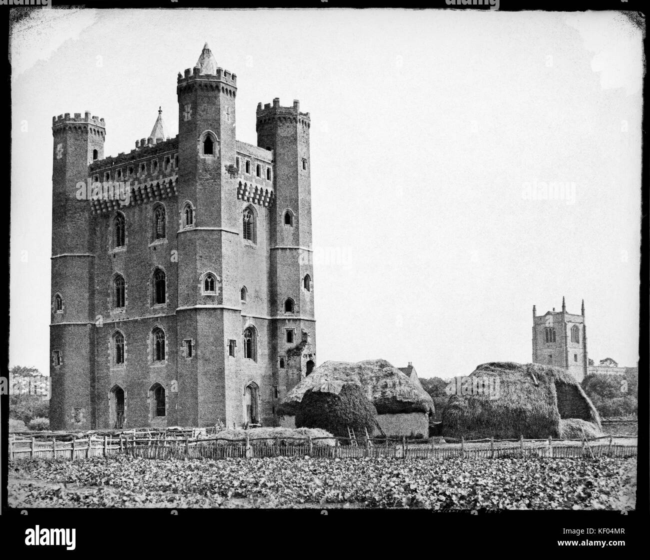Tattershall Schloss, Tattershall, Lincolnshire, 1857. Zurückzuführen auf Henry D Taylor (b 1814), Papier negativ. Ein seltenes Beispiel einer mittelalterlichen befestigten Hou Stockfoto