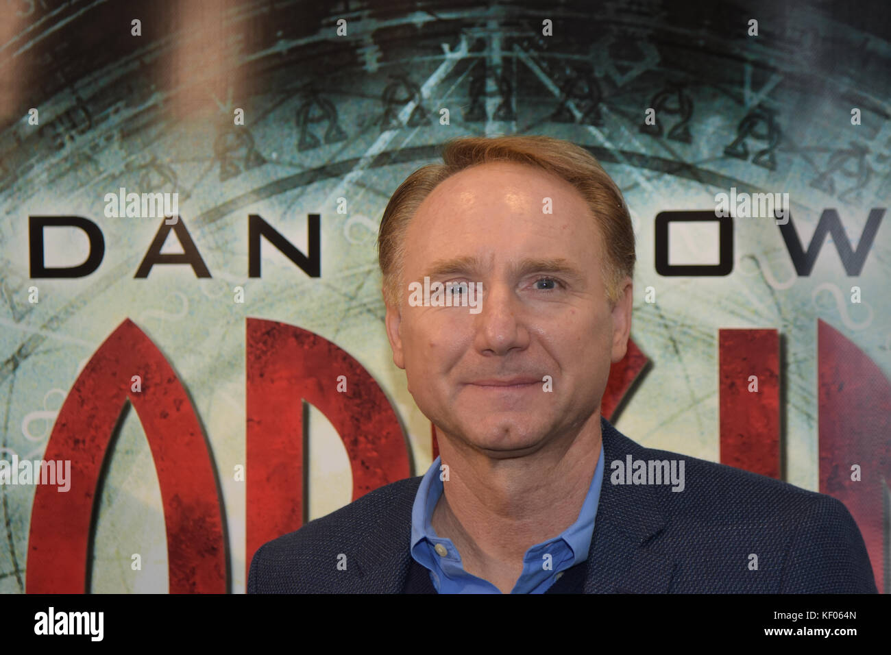 Frankfurt, Deutschland. Oktober 2017. Dan Brown (* 1964) präsentiert sein neuestes Buch Origin, den neuesten Teil der Robert Langdon Buchreihe in einer Presse Stockfoto