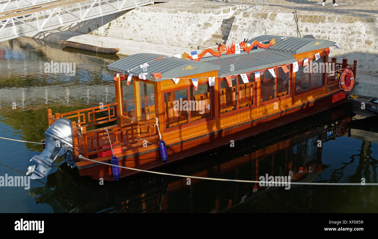 Traditionelle chinesische Boot angeboten von der Stadt Yangzhou in der Stadt von Orleans (Loire Festival). Stockfoto