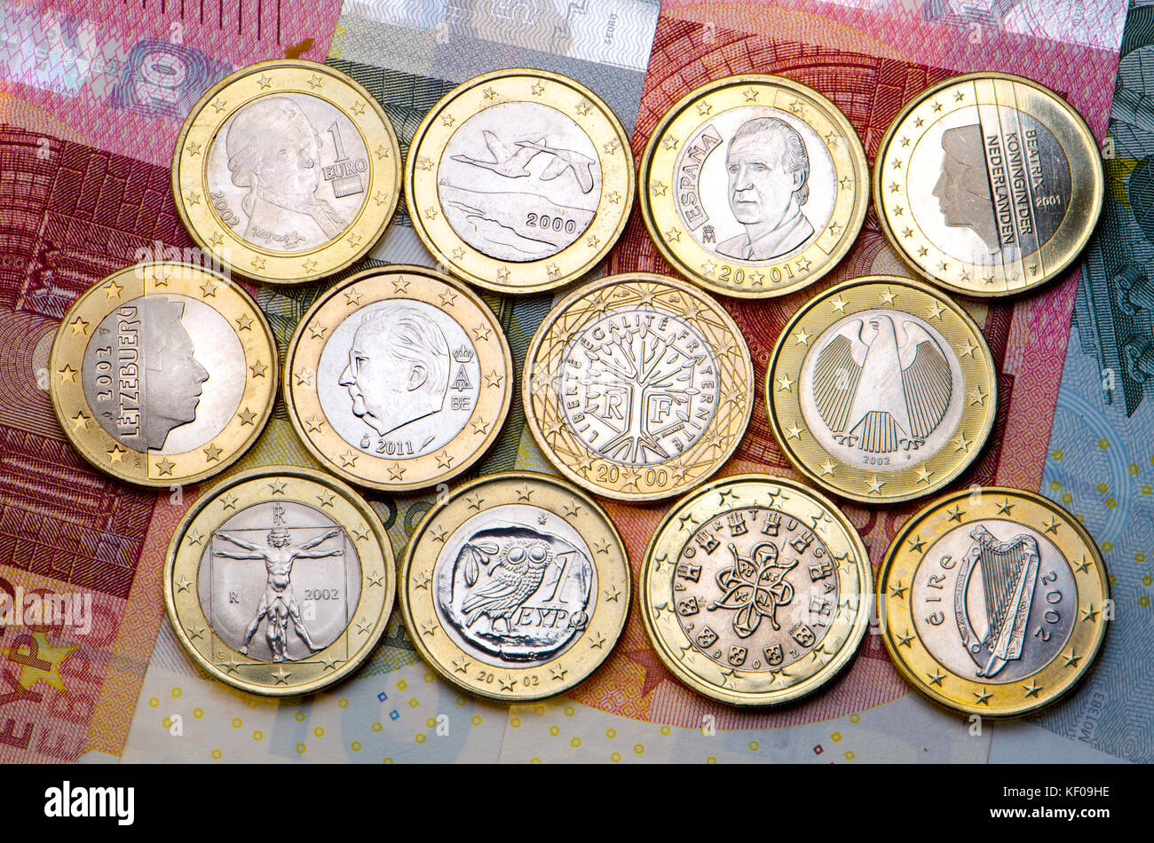 1 Euro-Münzen der ursprünglichen 12 Mitglieder der Eurozone Stockfotografie  - Alamy
