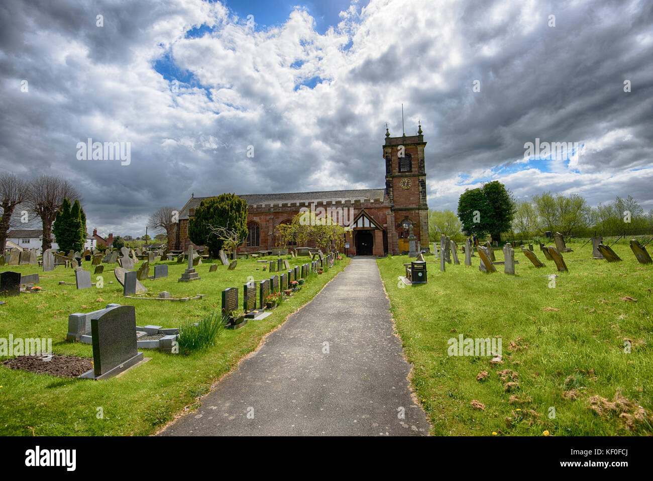 Pfarrkirche St. Dunawd, Bangor on Dee, Wrexham, Clwyd, Wales, Vereinigtes Königreich. Stockfoto