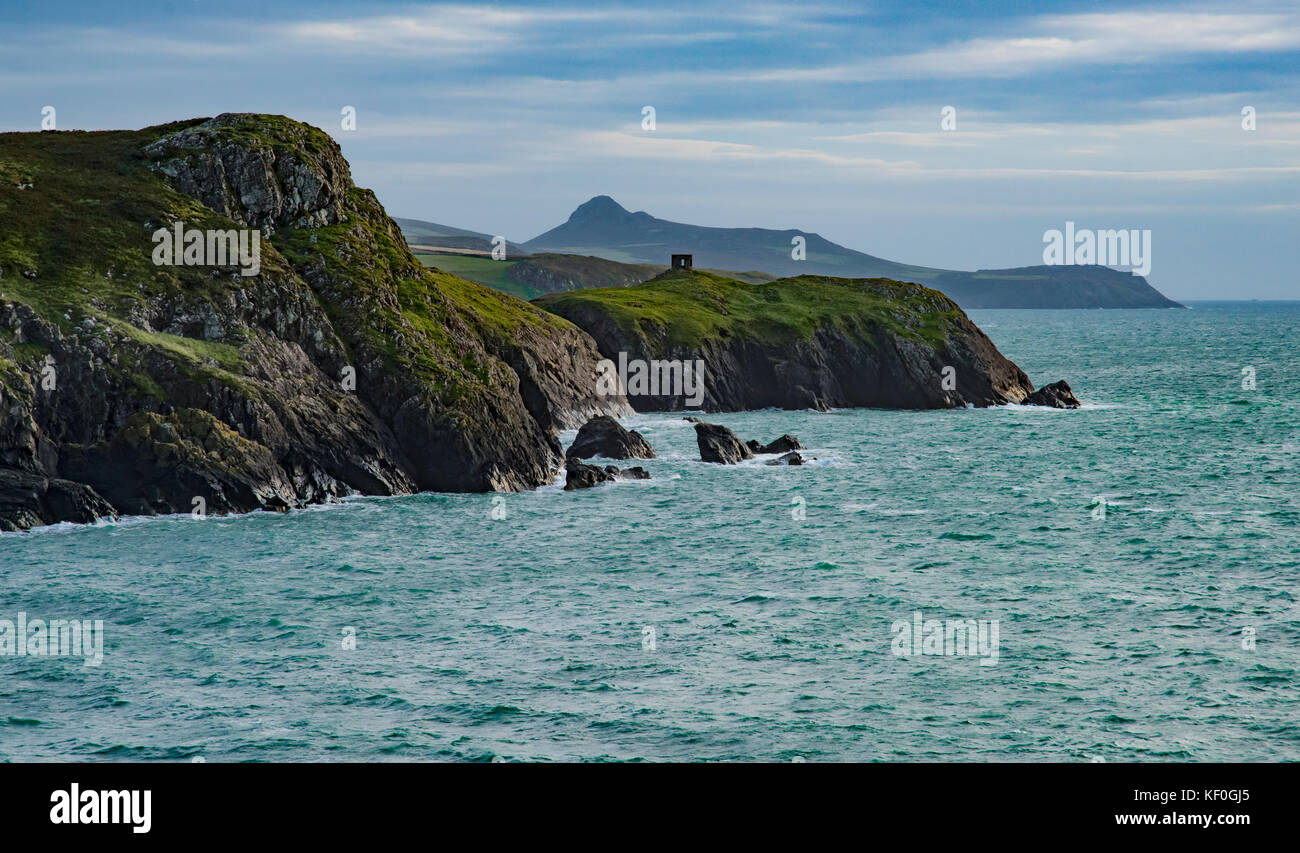 Küstenansicht Treath Llyfn, Ynys Barry, Porthgain, Pembrokeshire, Dyfed, Wales, Vereinigtes Königreich. Stockfoto