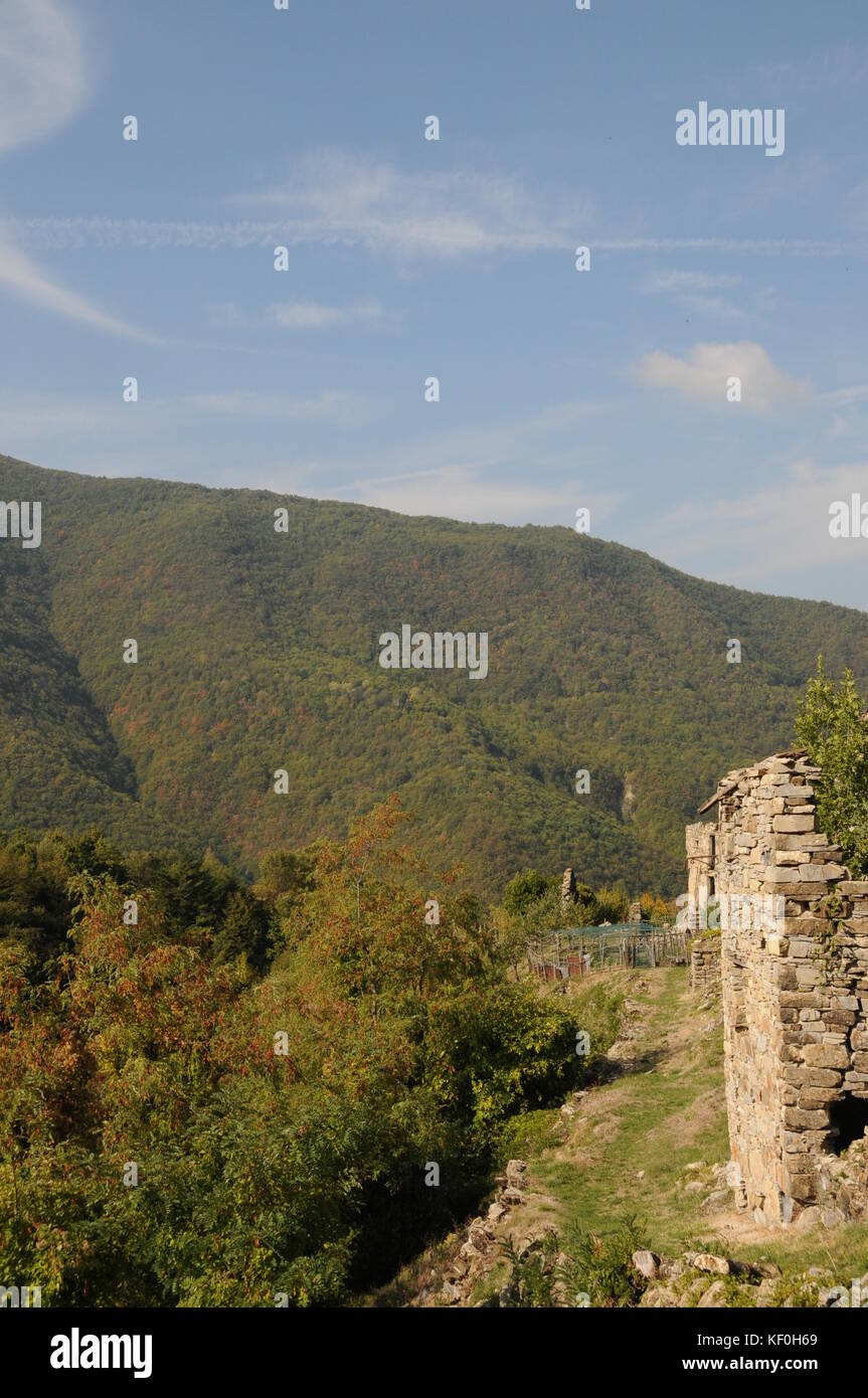Die Verlassenen, appennine, Dorf vecchio connio, carrega Ligure, in der Region Piemont, Norditalien. Stockfoto