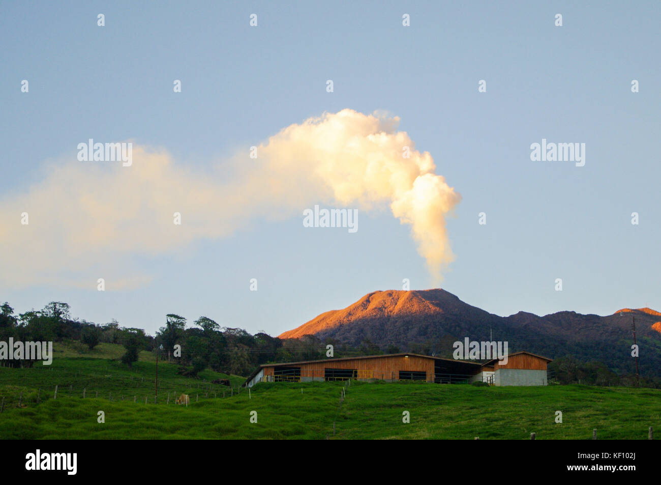 Turrialba Vulkan während des Ausbruchs Stockfoto