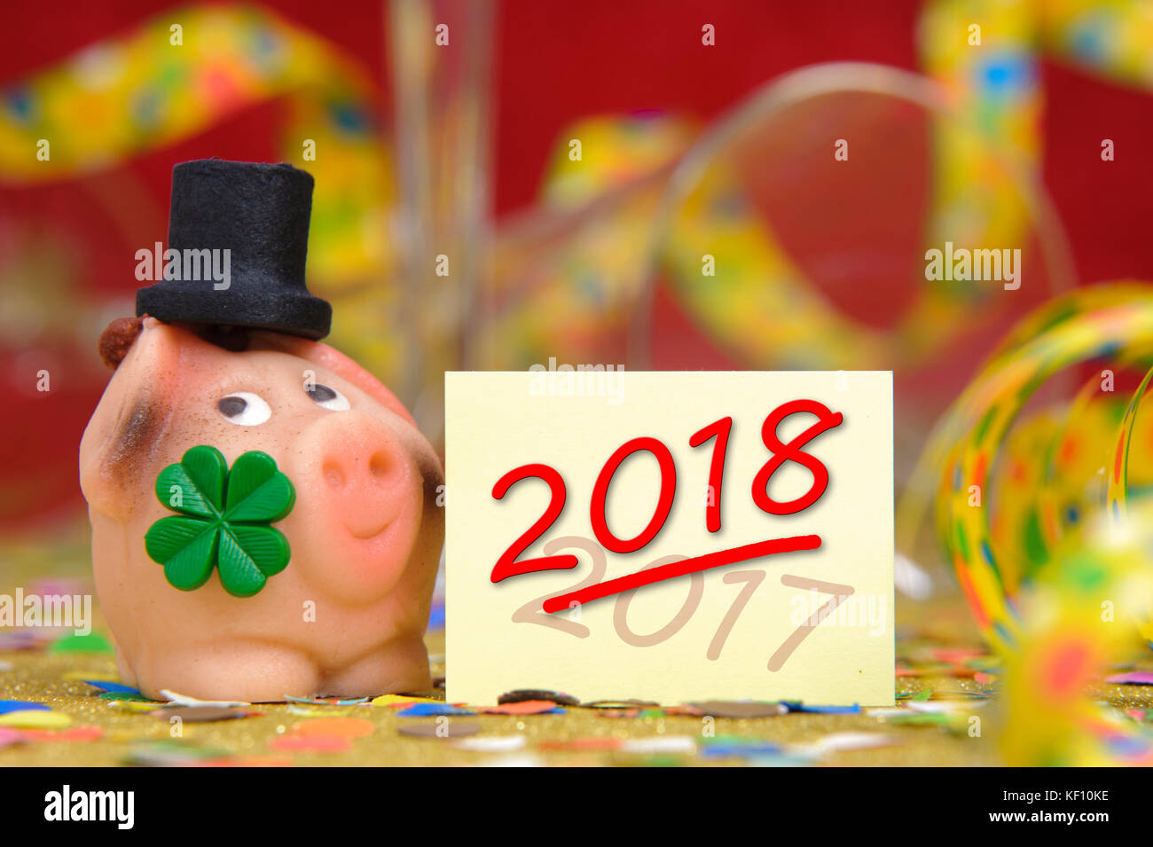 Marzipan Glücksbringer für das neue Jahr 2018 Stockfoto