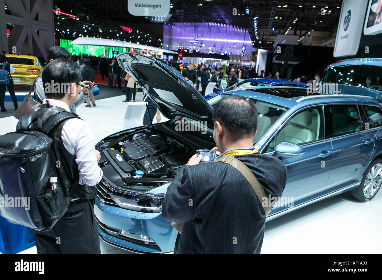 Volkswagen präsentiert seine neuen Fahrzeugmodelle auf der 45. Tokyo Motor Show. Quelle: Yuichiro Tashiro /Alamy Live News Stockfoto