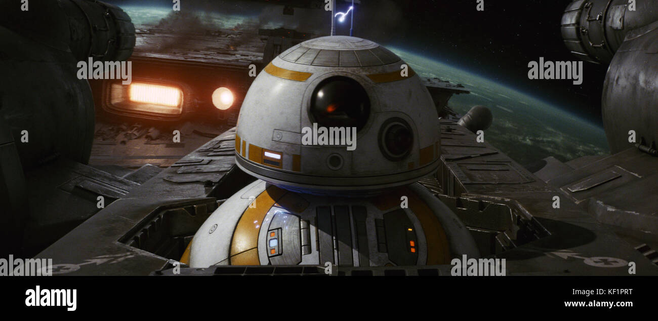 Star Wars: Der letzte Jedi (auch als "Star Wars: Episode VIII - Der letzte Jedi ist eine bevorstehende Amerikanische epische Space Opera Film geschrieben und von Rian Johnson Regie bekannt. Es ist der zweite Film der Star Wars Trilogie Fortsetzung. Dieses Foto ist nur für den redaktionellen Gebrauch bestimmt und unterliegen dem Copyright der Film Company und/oder der Fotograf durch den Film oder die Produktion Firma zugewiesen und kann nur reproduziert durch Veröffentlichungen im Zusammenhang mit der Förderung der oben genannten Film. Eine obligatorische Gutschrift auf dem Film Firma ist erforderlich. Der Fotograf sollte auch angerechnet werden, wenn bekannt. Stockfoto