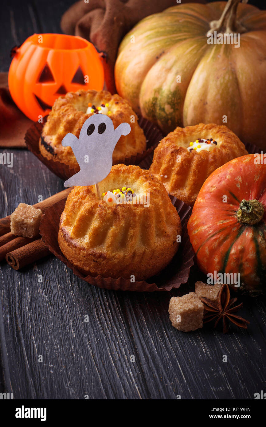 Halloween Kürbis Cupcakes Stockfoto