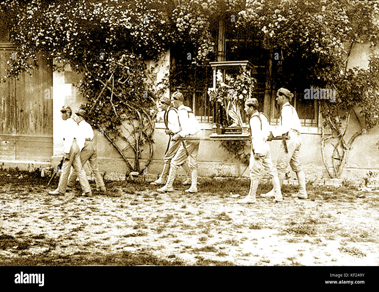 Monteux portage de Saint Gens vers Le Beaucet Stockfoto