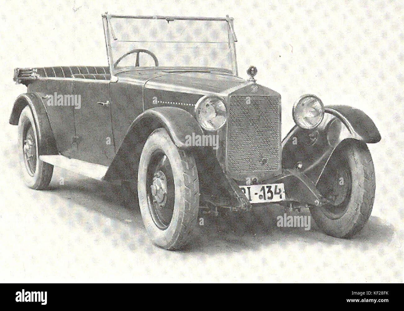 Der MHV Steyr XII, ein Fahrzeug aus dem Jahr 1927, steht für die Anfänge des Automobildesigns und zeigt das Design und die Entwicklung von Steyrs Beitrag zur Automobilindustrie. Stockfoto